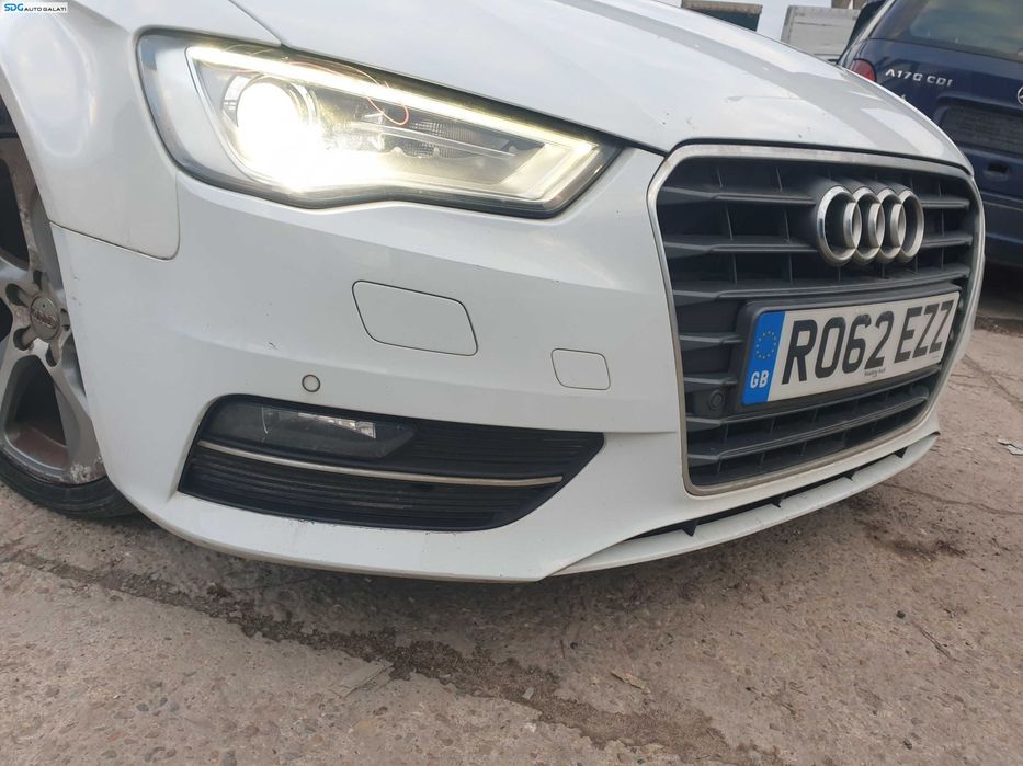 Bara Spoiler Fata Completa cu Locas Senzori Parcare si Grila cu Emblema Audi A3 8V NFL Non Facelift 2012 - 2016 Culoare LS9R [K3262]