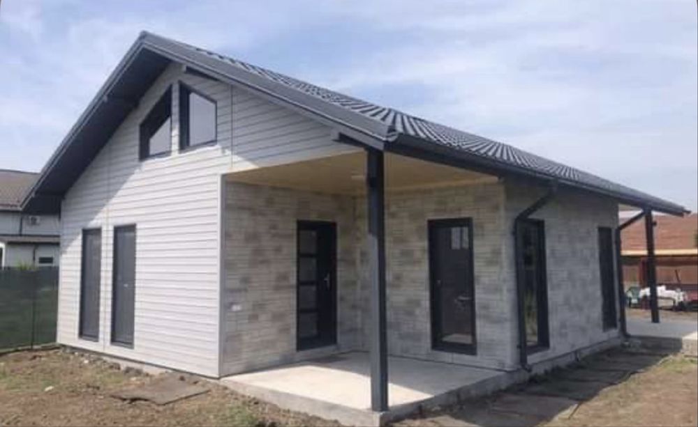 Vând case pe structură metalică și panouri sendwich