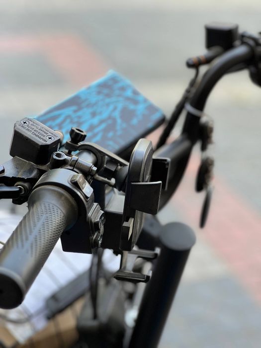 Дронго монстер