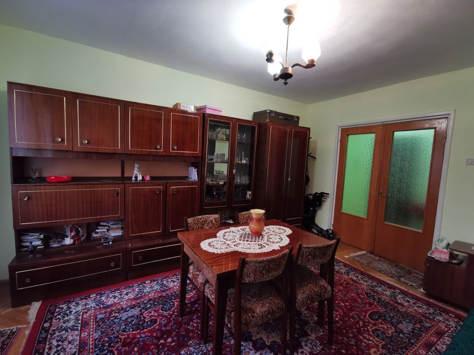 Vând apartament două camere