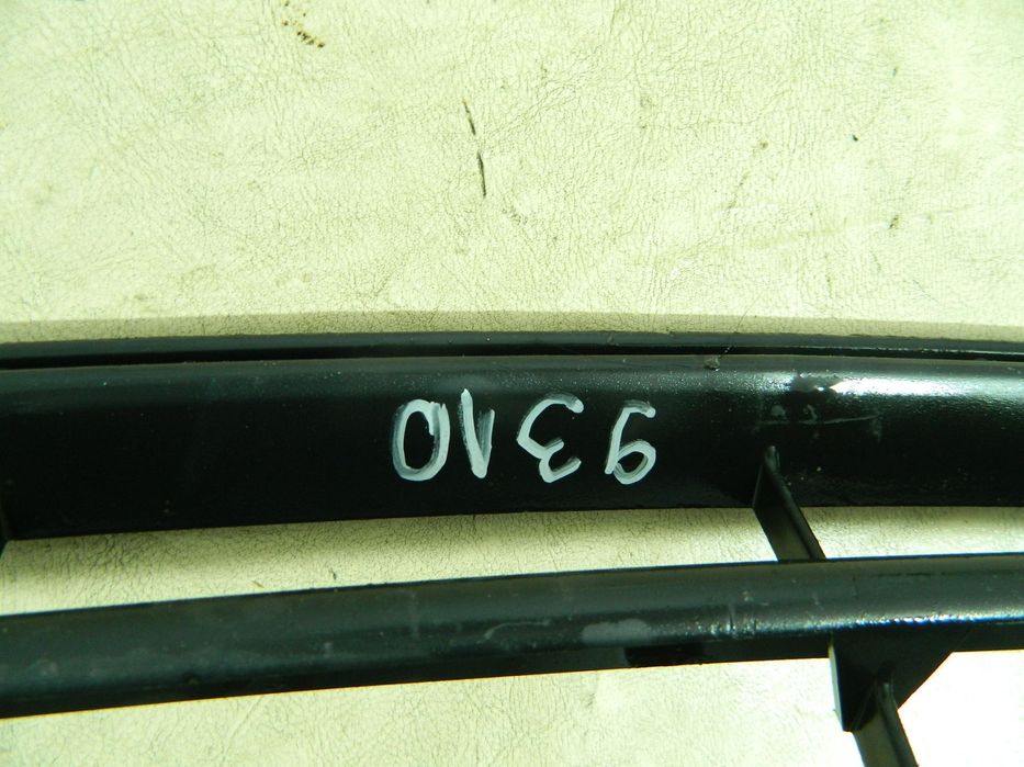 Grila intre proiectoare Skoda Fabia, 2000, 2001, 2002, 2003, 2004, 6Y0853677A