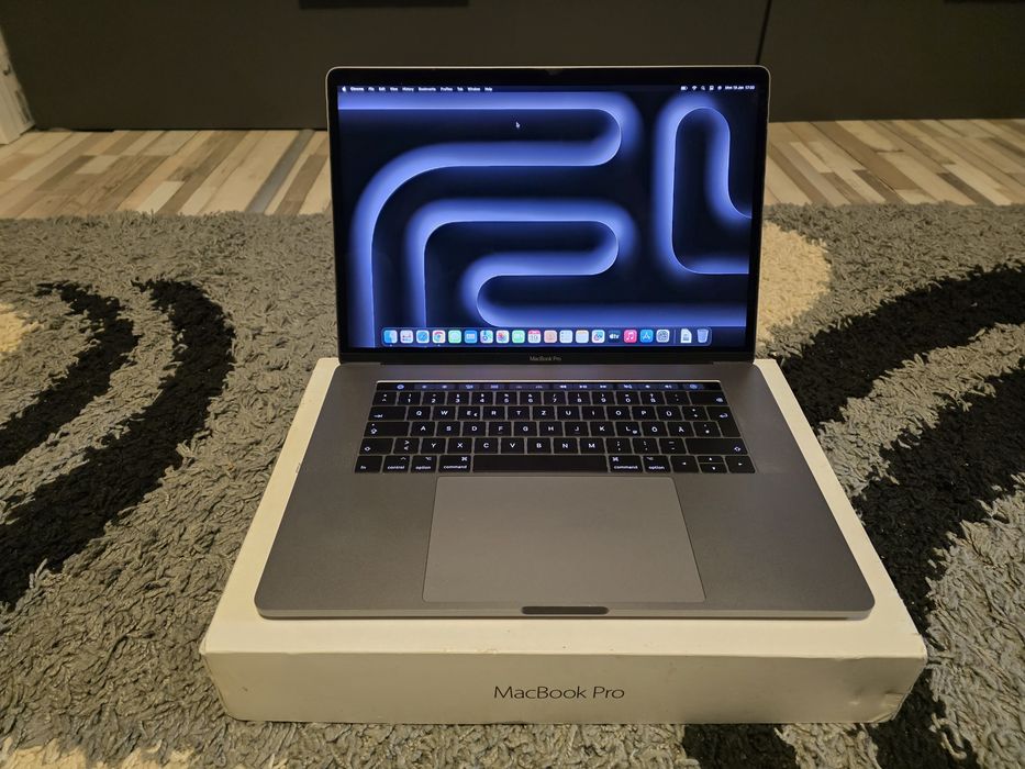 MacBook Pro 15 Touchbar Retina