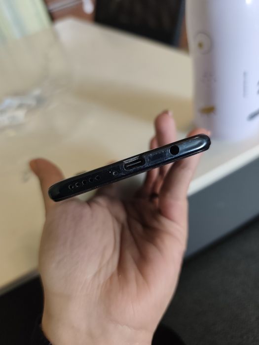 Продавам телефон Huawei P30 lite