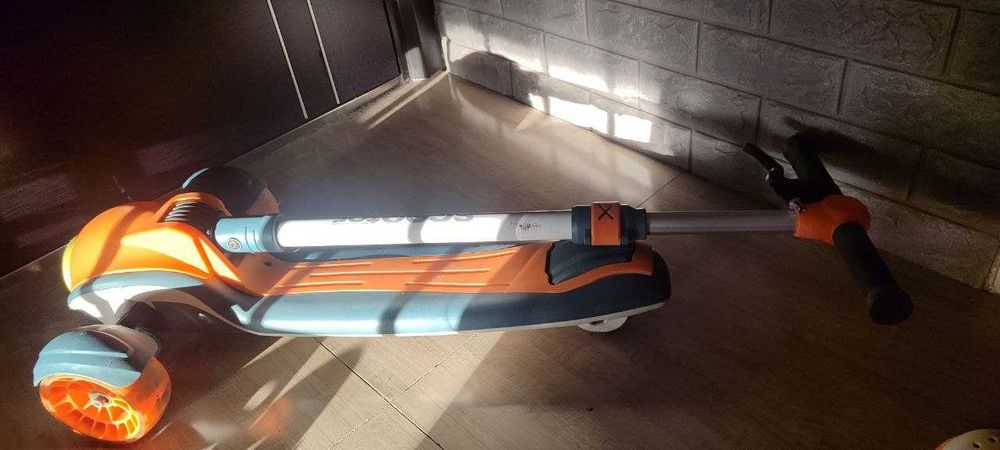 Самокат, хорошего качества на ходу