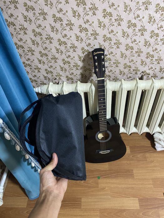 продаеться гитара