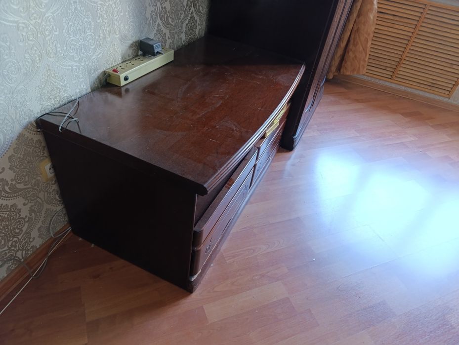 Тумба под телевизора