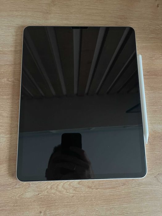 Ipad Pro 12.9 (5th Gen) + Magic Keyboard + Pen