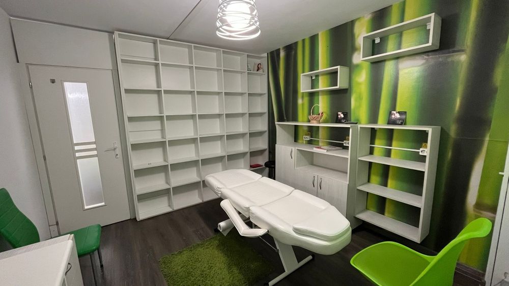 Închiriez post frizerie și cosmetica