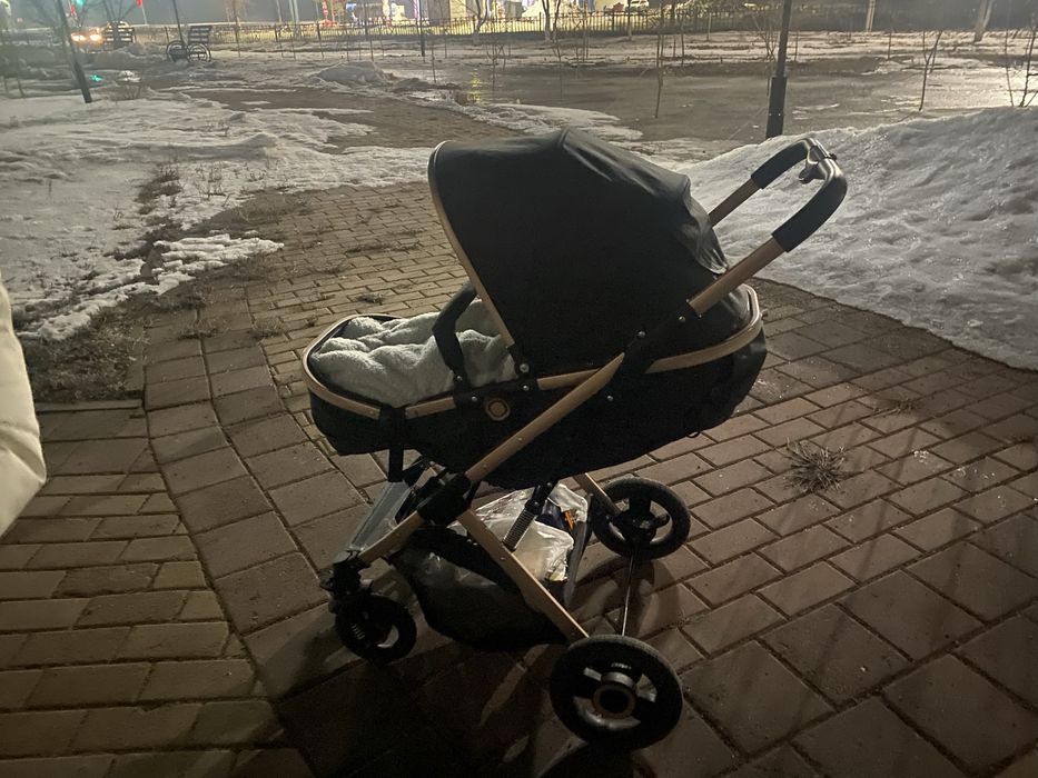Продам детскую коляску от 0 до 3 лет