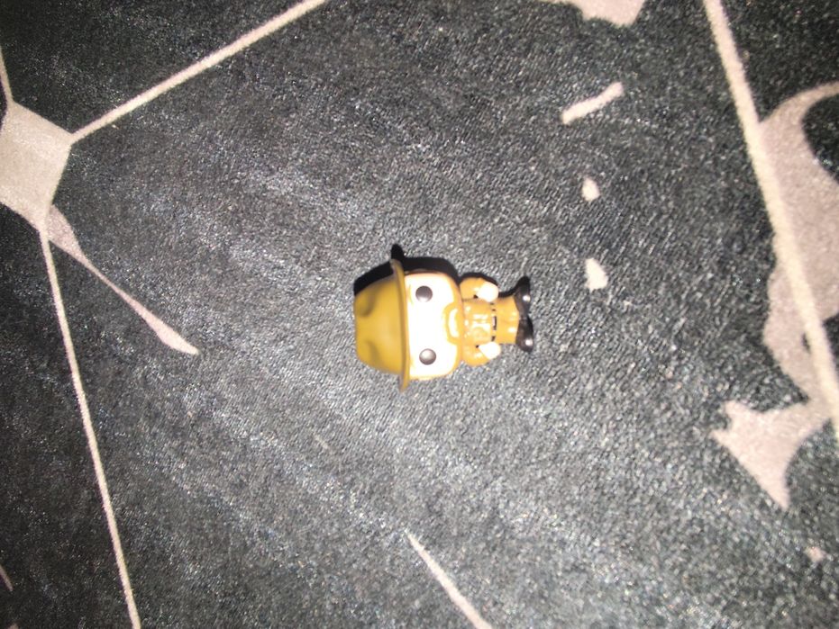 Фигурки очень странные дела