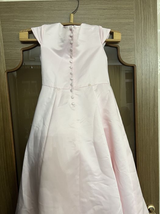 Платья вечерние