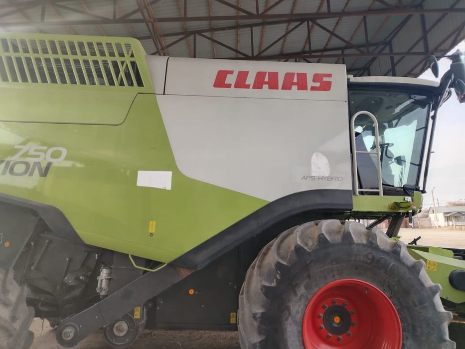 CLAAS LEXION 750 Рисовый комбайн