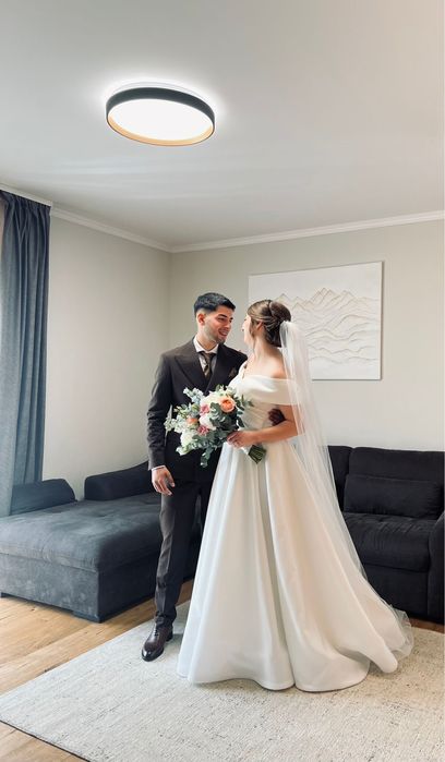 Rochie de mireasă elegantă, stil prințesă, stare impecabilă