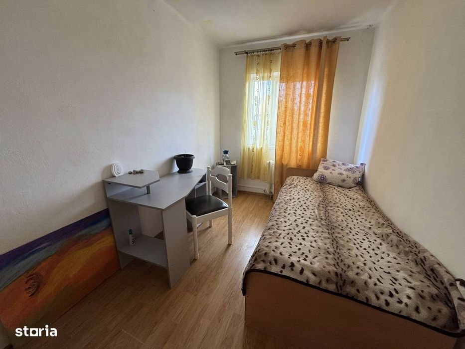 Apartamet 3 camere, decomandat , Cartier Valea Aurie