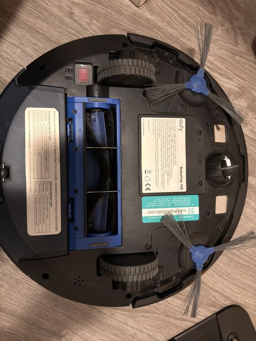 Две прахосмукачки Eufy RoboVac 11S