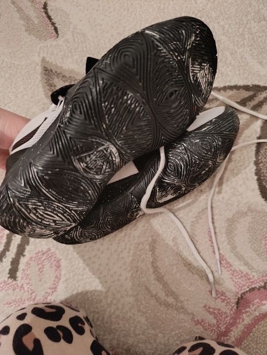 Баскетбольные кроссовки