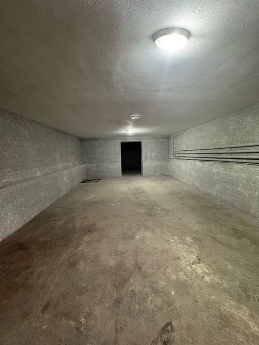 Назарбек Пушкин  8-мактабдан чапка  (Зангиота тумани)  8 сотих 7 хона