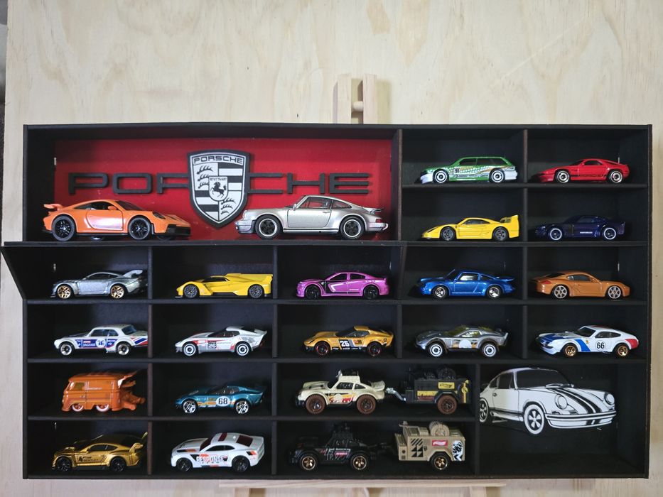 Raft Hot Wheels cu tematica Porsche