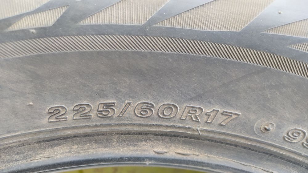 Шины зимние , R 17.