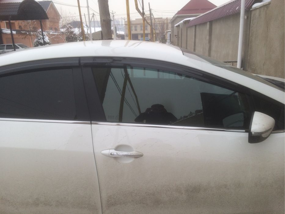 Стекло Кия Серато, К3 передние. Оригинал