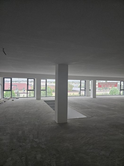 3 qavatli binoning 2-3 qavatlari ijaraga beriladi