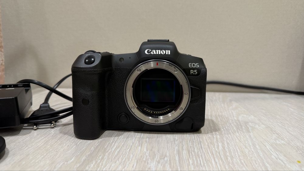 Canon eos r5 body