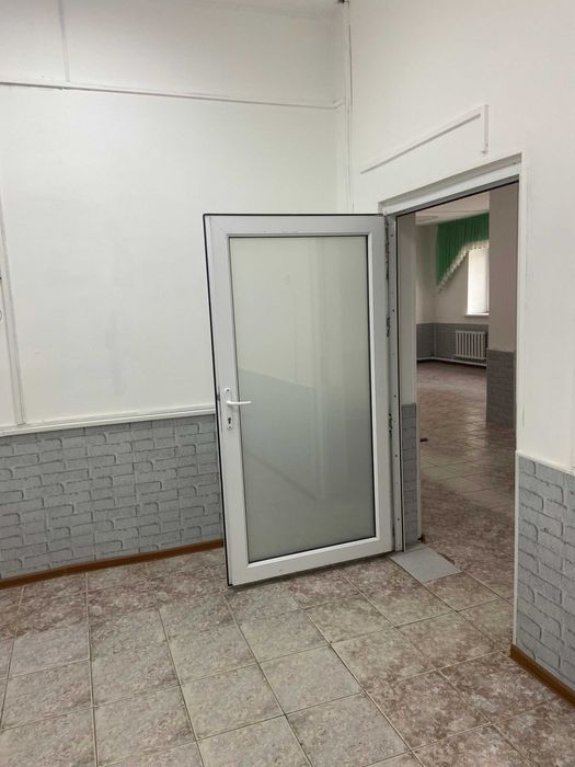 Сдается в аренду нежилое коммерческое помещение.