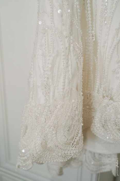 Vând Rochie de mireasă (nouă-purtată o singură dată,curatată chimic)