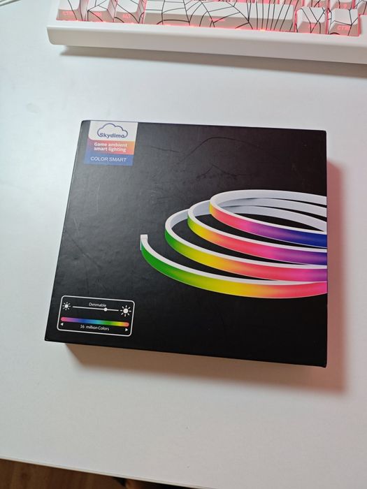 Skydimo Smart Neon LED за Монитор (23-32") – RGB Gaming Ambient Light