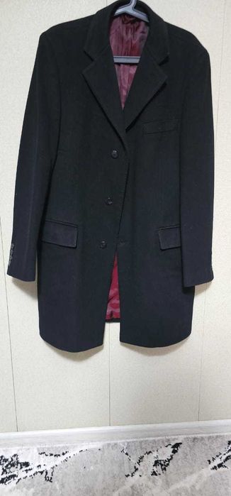 Черное мужское пальто