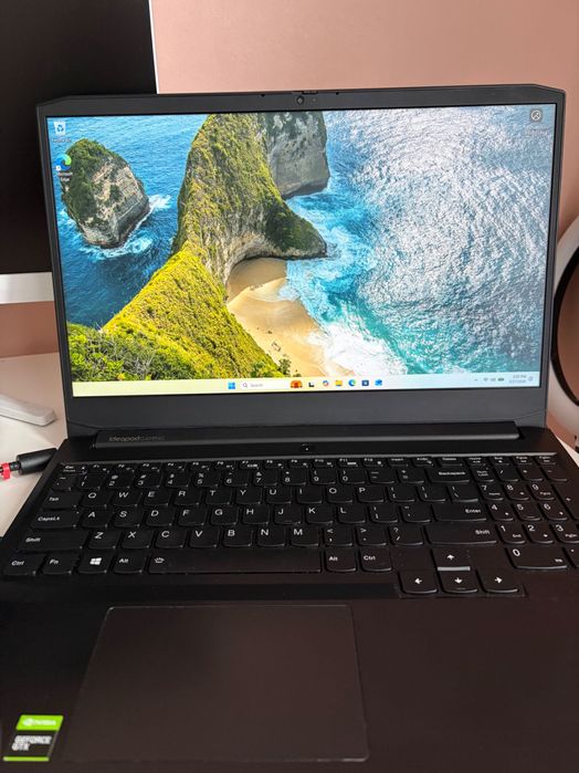 Laptop Gaming Lenovo ideapad 3 15A-CH6 Ryzen 5 5600h, gtx 1650, 8gb