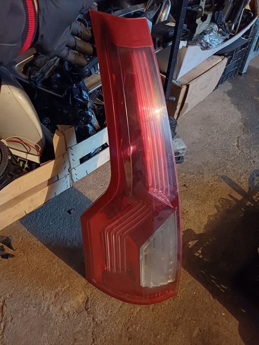 Ляв стоп за ситроен ц4 пикасо 2006 година