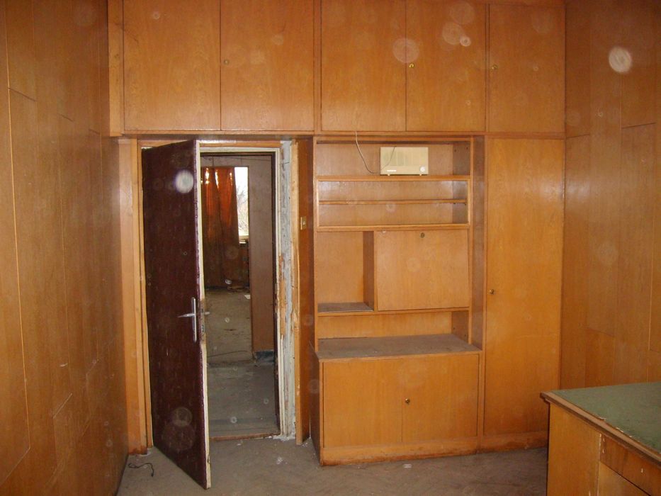 Дава се под наем Офис в Шумен, Център - 507 кв.м за 76500 € - Снимка #8