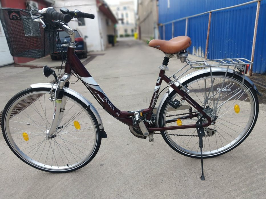 Vând bicicleta din aluminiu pentru damă