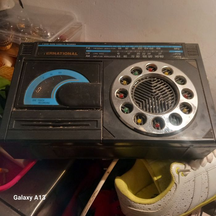 Radiouri vechi unele sunt functionale