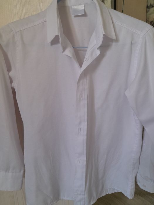Продам рубашки на мальчика