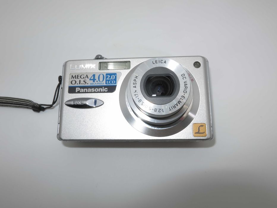 Lumix DMC FX2 - S ултра компактен цифров фотоапарат, дигитална камера с оптика Leica, пълен комплект, като нова - работи отлично!