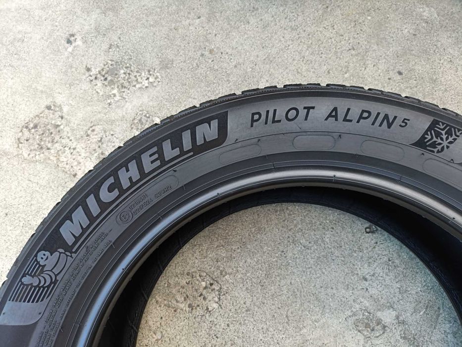 Set 4 de anvelope iarna 225 55 18 michelin pilot alpin 5 profil de 7,5 si 7 mm