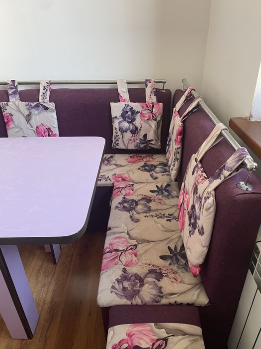 Продам стул и уголок