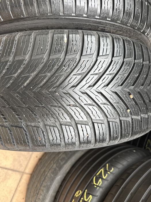 225/50/17 Nokian All Season 150 lei bucata dot 2023