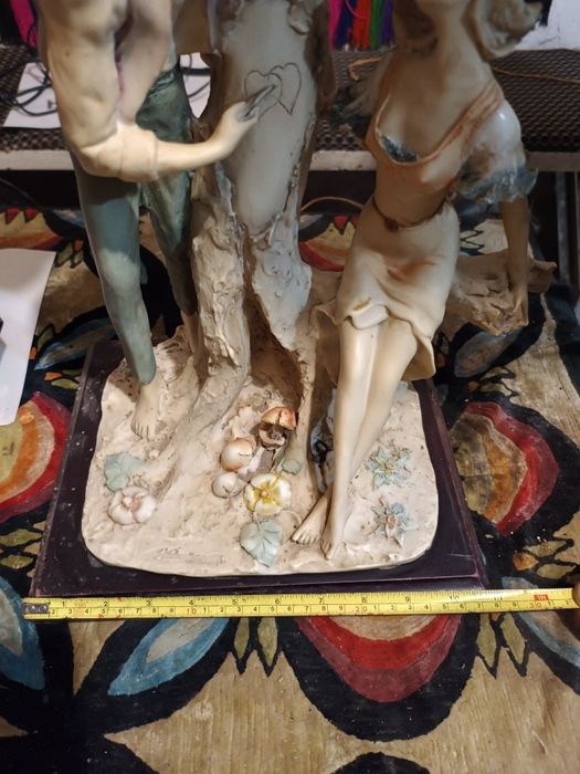 Страхотна Порцеланова Винтидж Настолна Лампа