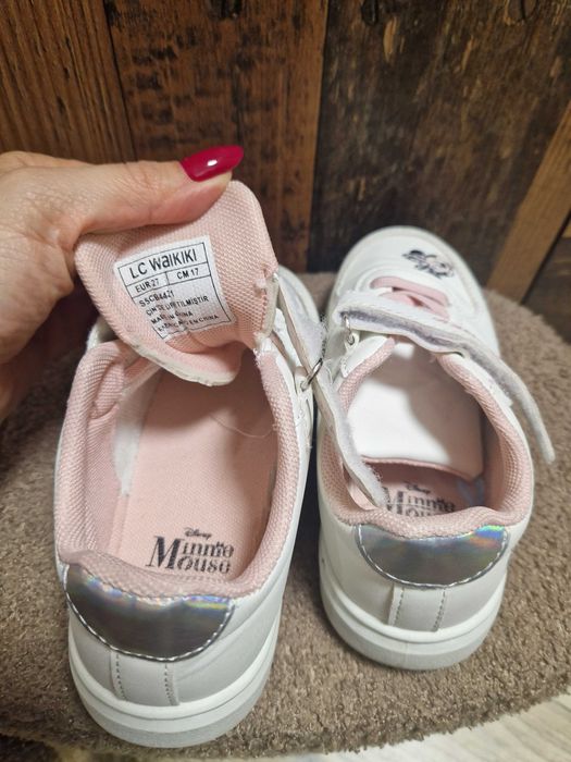 Светещи детски маратонки за момиче