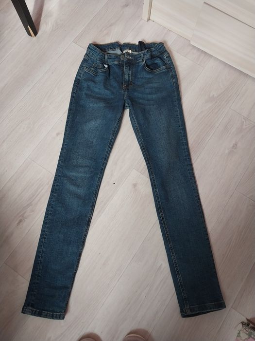 Продам  джинсы на мальчика, р.164