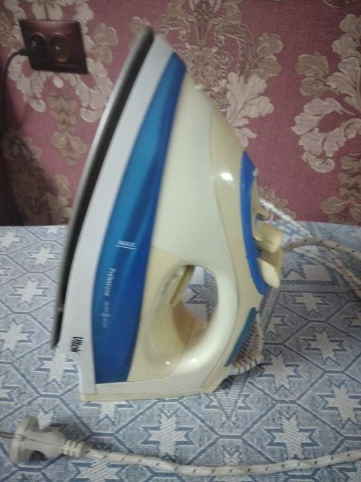 Продам утюг.в хорошем состоянии.