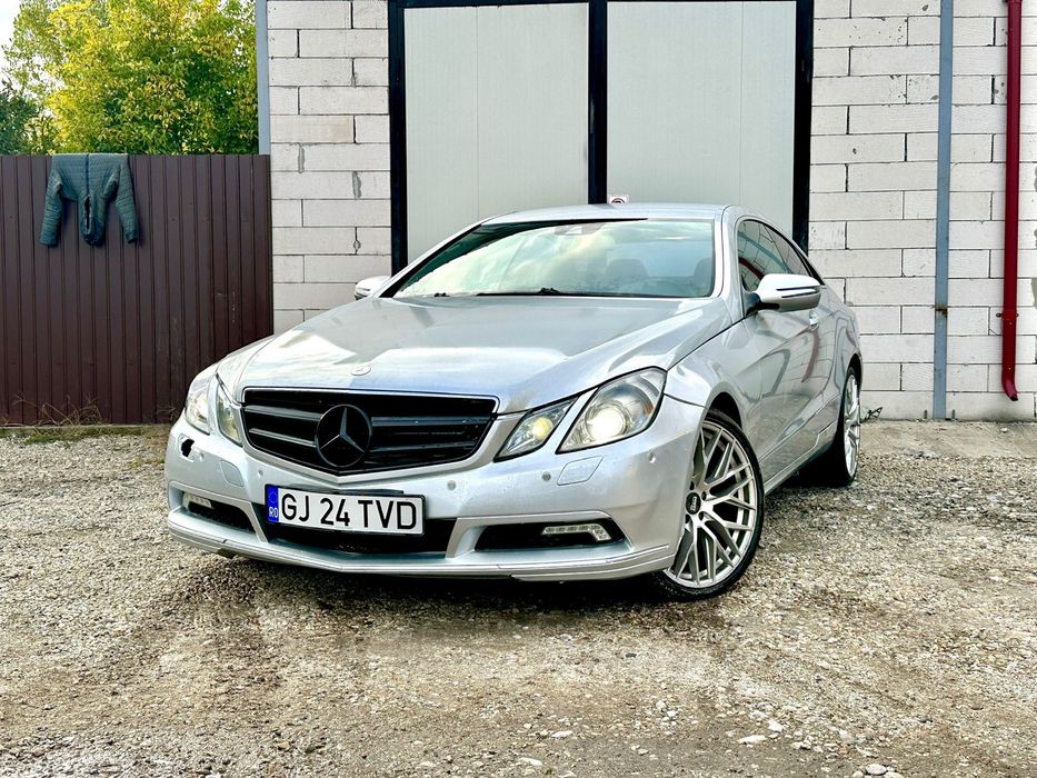 Vând Mercedes E Class Coupe