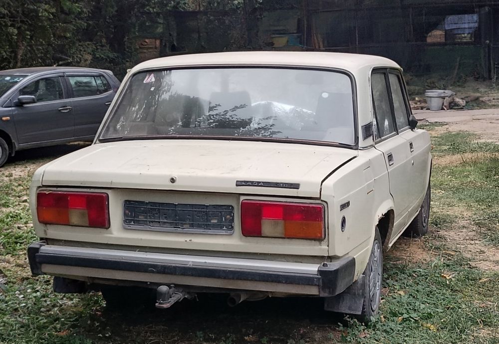 Продава се Лада 2105