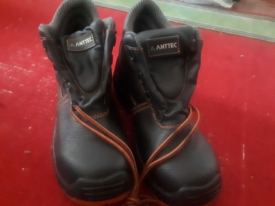 Ботинки рабочие демисезонные.