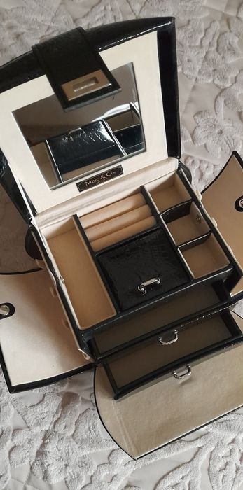 Луксозна кутия за бижута