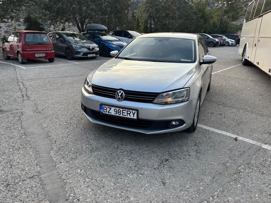 VOLKSWAGEN Jetta 2012 — imagine 1