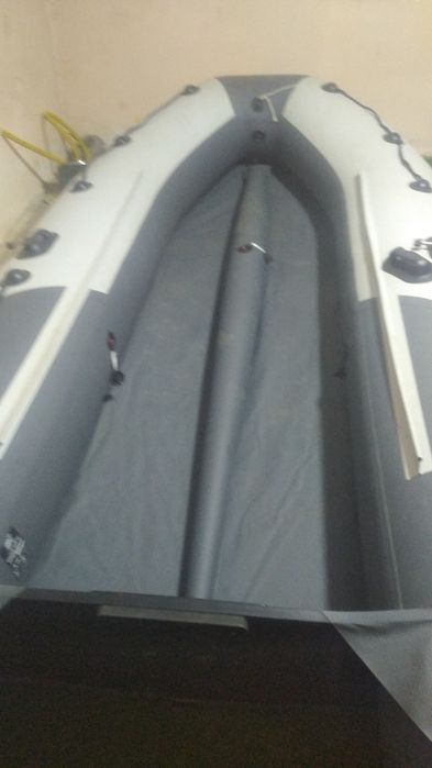 Лодка Ривьера 3.600